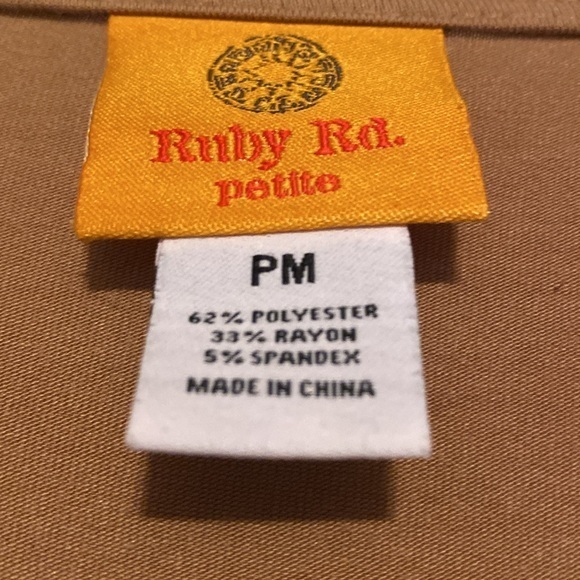 Ruby Rd. Top‎ - Picture 4 of 4